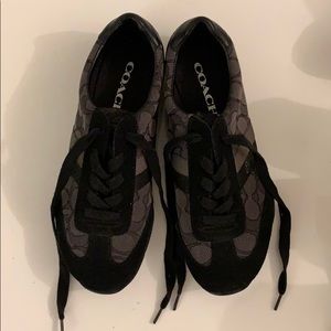 COACH WOMEN’S KELSON SNEAKERS - SIZE 6